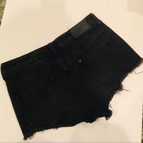 š Hā&āMāblackĀ denimāembellishedācutoffsāSzā4 - Picture 4 of 6